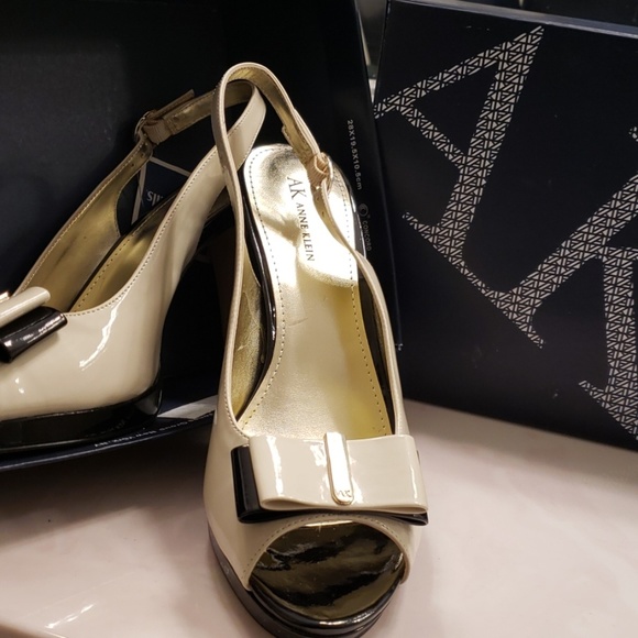 Anne Klein shoes - Picture 2 of 8